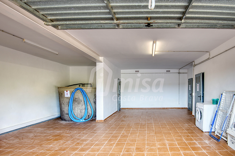 Chalet de estilo tradicional en lugar privilegiado de la Costa Brava, con piscina y gran garaje
