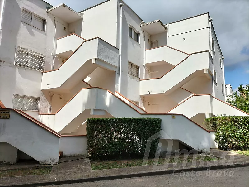 Appartement spacieux avec une très grande terrasse et deux chambres dans Platja d'Aro