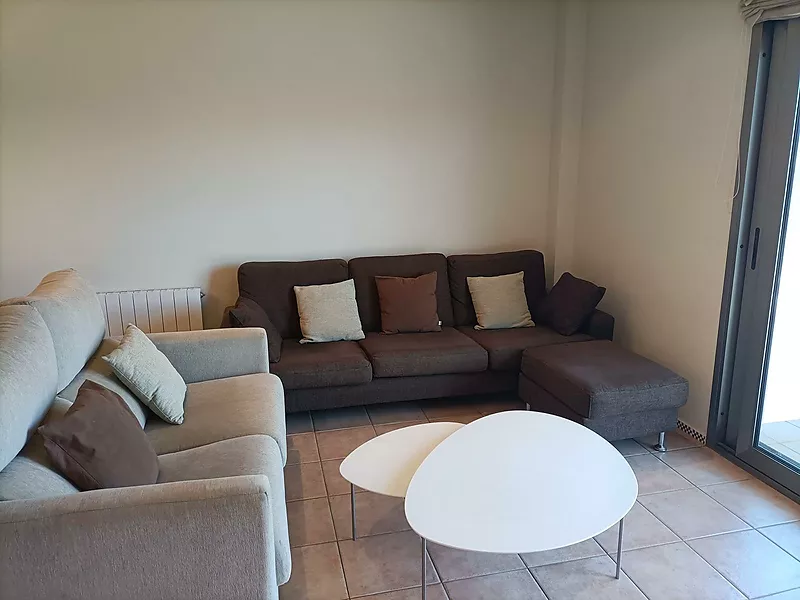 Appartement semi-neuf avec parking et terrasse à Sant Antoni de Calonge