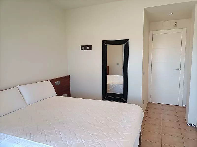 Appartement semi-neuf avec parking et terrasse à Sant Antoni de Calonge