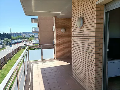 Halbneue Wohnung mit Parkplatz und Terrasse in Sant Antoni de Calonge