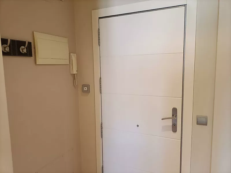 Apartament semi nou amb pàrquing i terrassa a Sant Antoni de Calonge