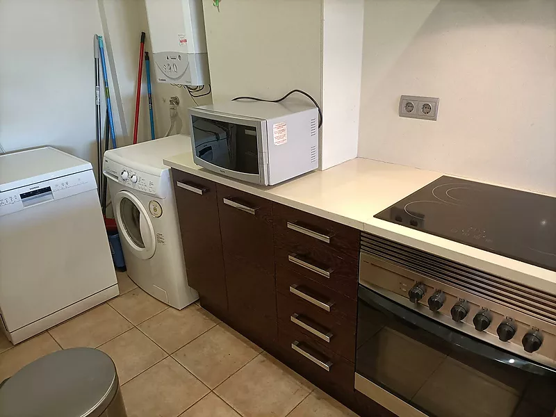 Apartament semi nou amb pàrquing i terrassa a Sant Antoni de Calonge