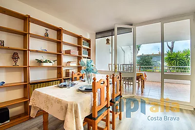 Spacious apartment with a very large terrace and two bedrooms in Platja d'Aro