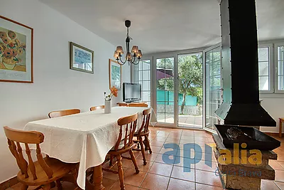 Townhouse in quiet community with large pool and solarium