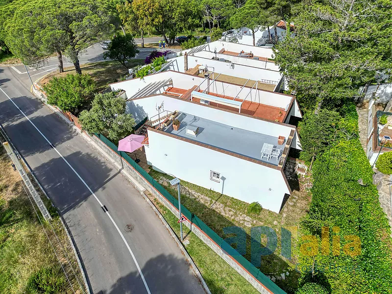 Casa adosada en comunidad tranquila con grande piscina y solarium