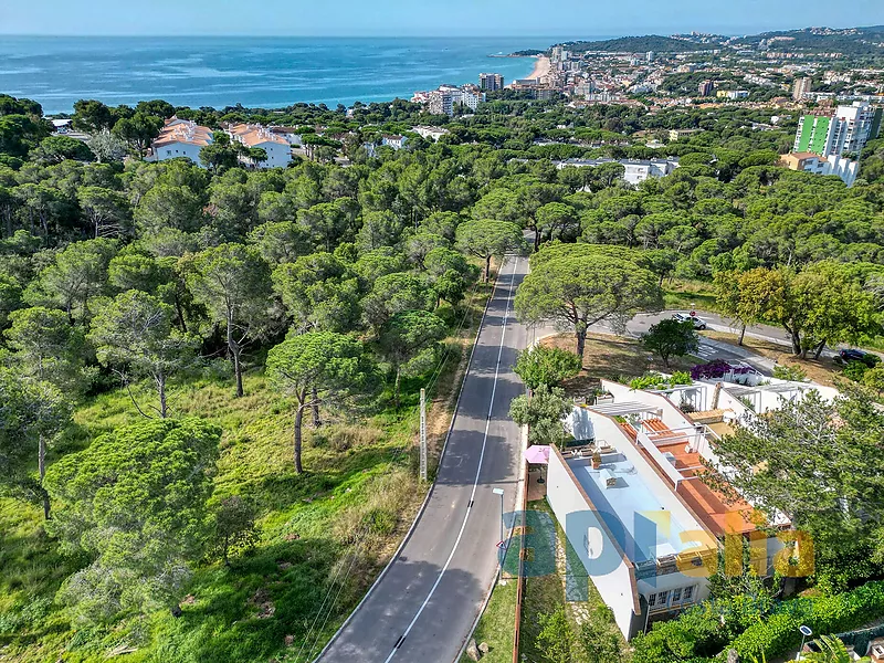 Maison de ville dans une communauté calme avec grande piscine et solarium