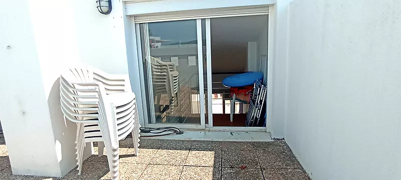 Ce magnifique appartement est situé sur la deuxième ligne de mer. EXCLUSIVITÉ APIALIA