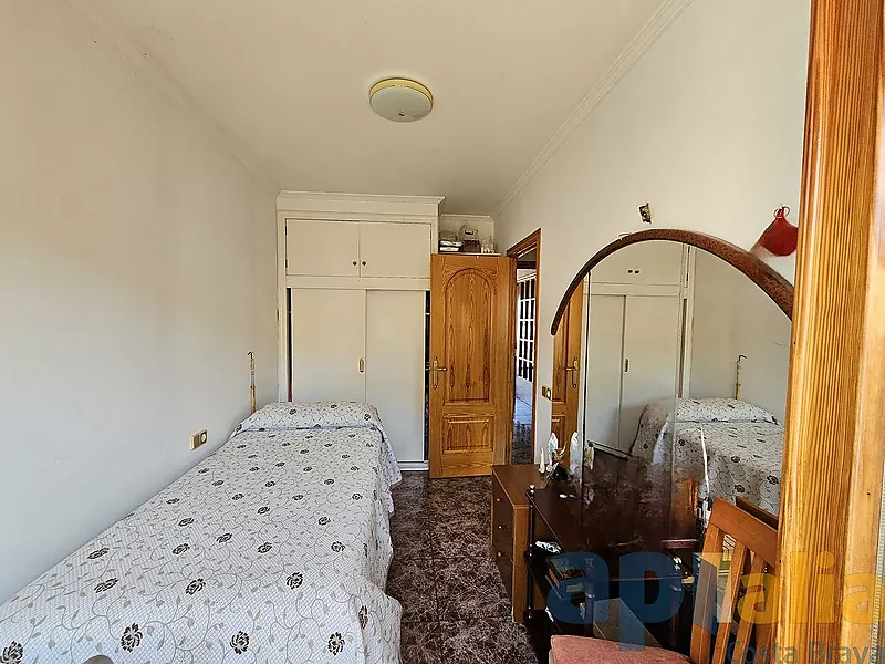 MAISON JUMELÉE À VENDRE DANS UN QUARTIER CALME DE PALAMÓS