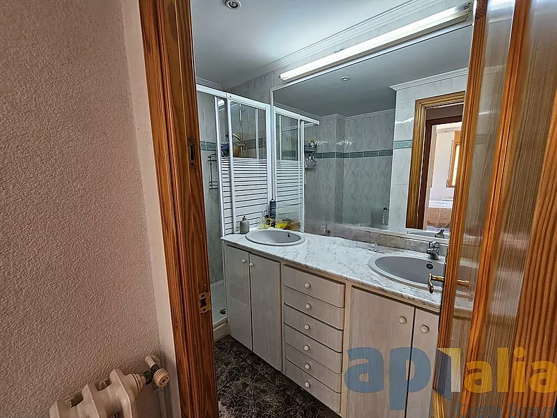 MAISON JUMELÉE À VENDRE DANS UN QUARTIER CALME DE PALAMÓS