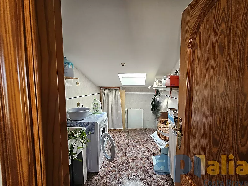 MAISON JUMELÉE À VENDRE DANS UN QUARTIER CALME DE PALAMÓS