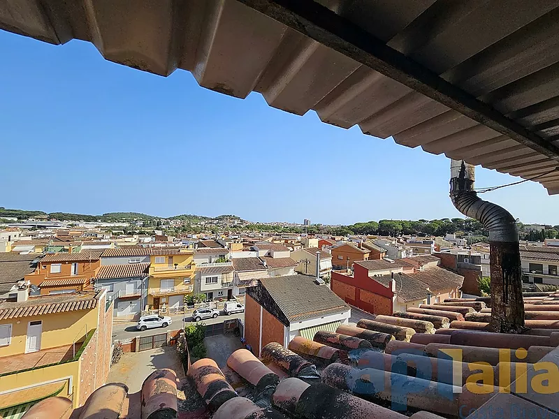 CASA ADOSSADA EN VENDA A ZONA TRANQUIL·LA DE PALAMÓS