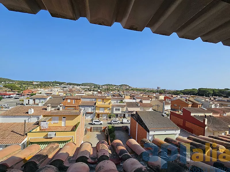 CASA ADOSADA EN VENTA EN ZONA TRANQUILA DE PALAMÓS