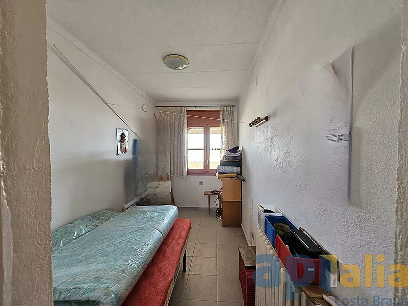 MAISON JUMELÉE À VENDRE DANS UN QUARTIER CALME DE PALAMÓS