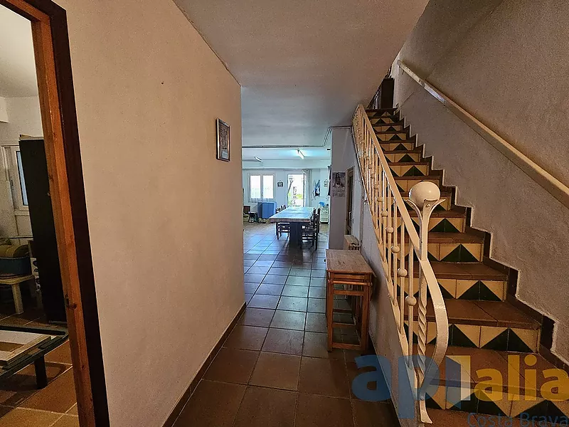 MAISON JUMELÉE À VENDRE DANS UN QUARTIER CALME DE PALAMÓS