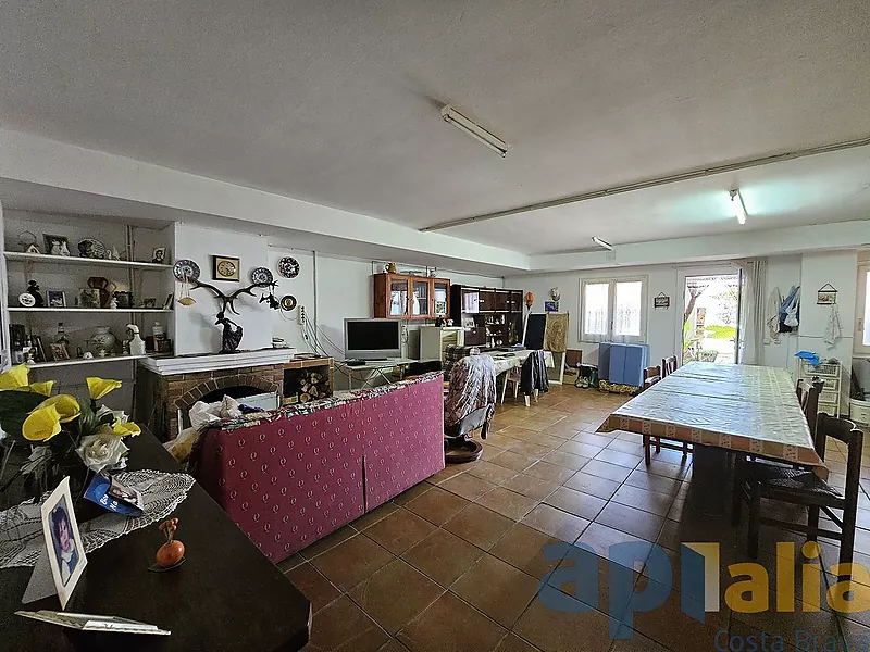 MAISON JUMELÉE À VENDRE DANS UN QUARTIER CALME DE PALAMÓS