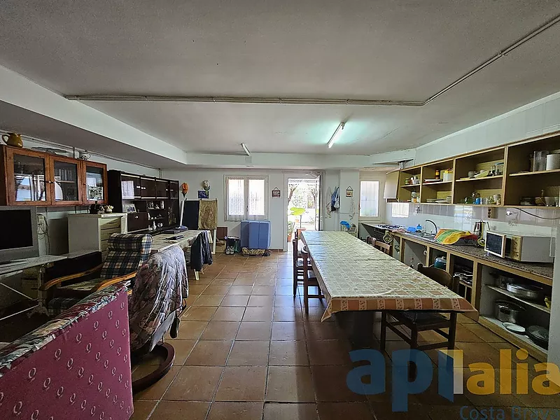 MAISON JUMELÉE À VENDRE DANS UN QUARTIER CALME DE PALAMÓS