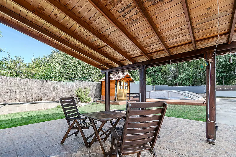 CASA AMB AMPLI TERRENY I PISCINA