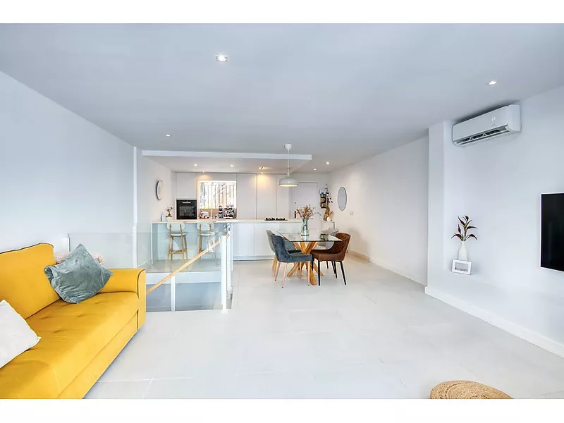 Terraced house with sea views