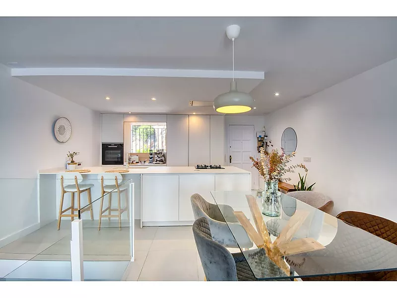 Terraced house with sea views