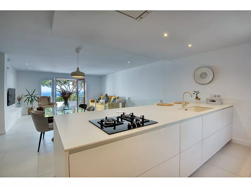 Terraced house with sea views