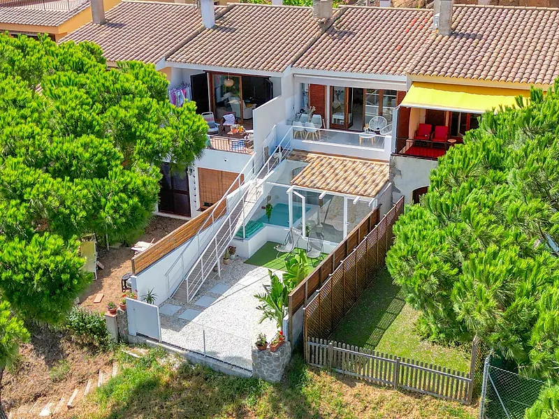 Terraced house with sea views