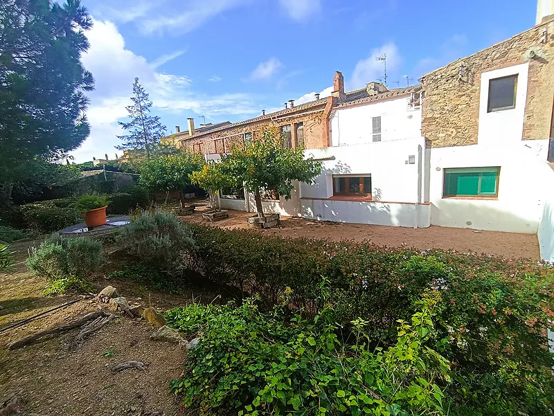 Casa rústica en Palafrugell a 6 km de las playas de la Costa Brava