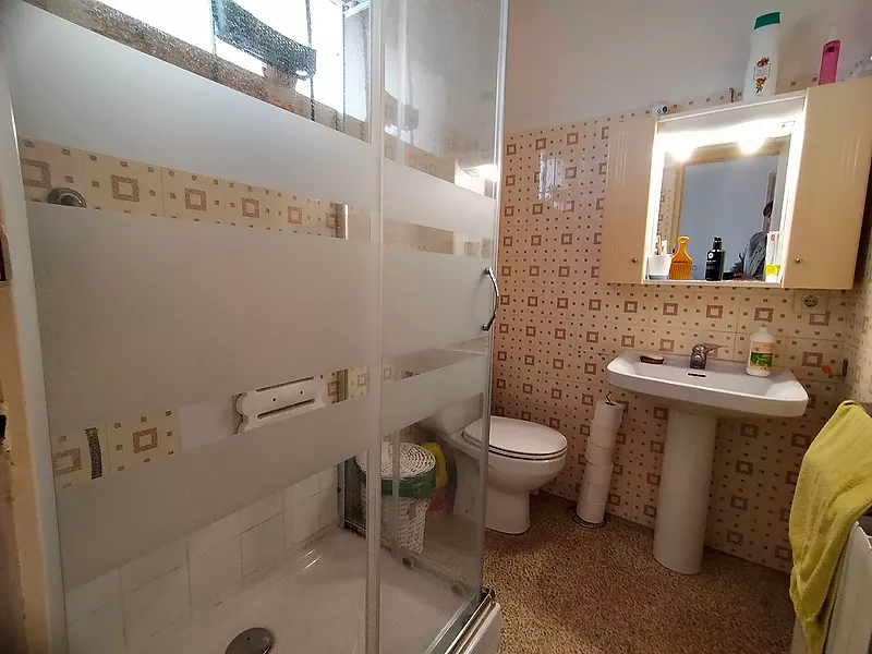 CORÇÀ- CASA EN VENDA AMB CUINA OFFICE, PATI I TERRASSA AL BAIX EMPORDÀ