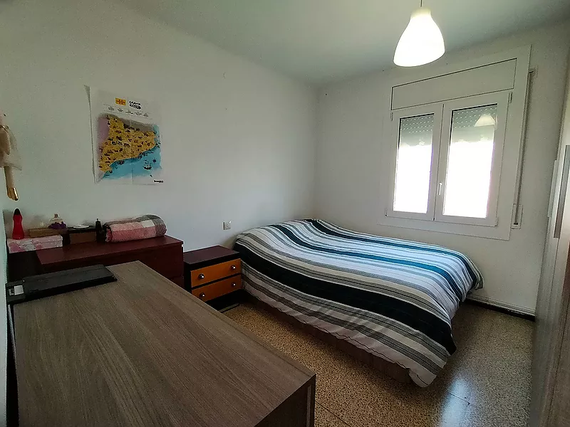 CORÇÀ- CASA EN VENDA AMB CUINA OFFICE, PATI I TERRASSA AL BAIX EMPORDÀ