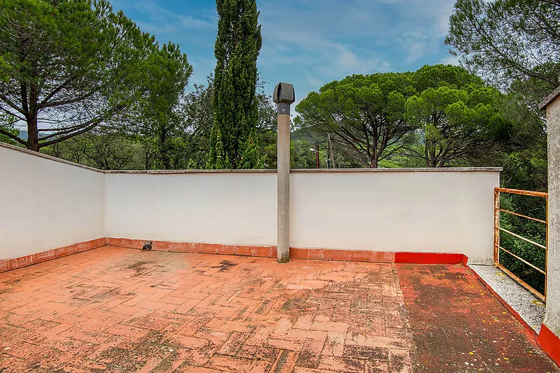 Xalet d'obra arquitectònica totalment integrat a la natura, zona Església. Santa Cristina d'Aro