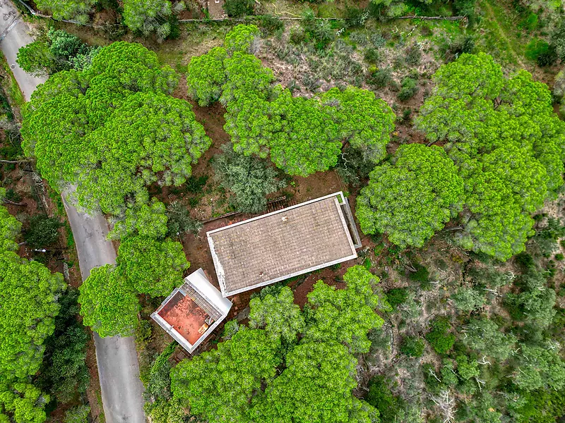 Xalet d'obra arquitectònica totalment integrat a la natura, zona Església. Santa Cristina d'Aro