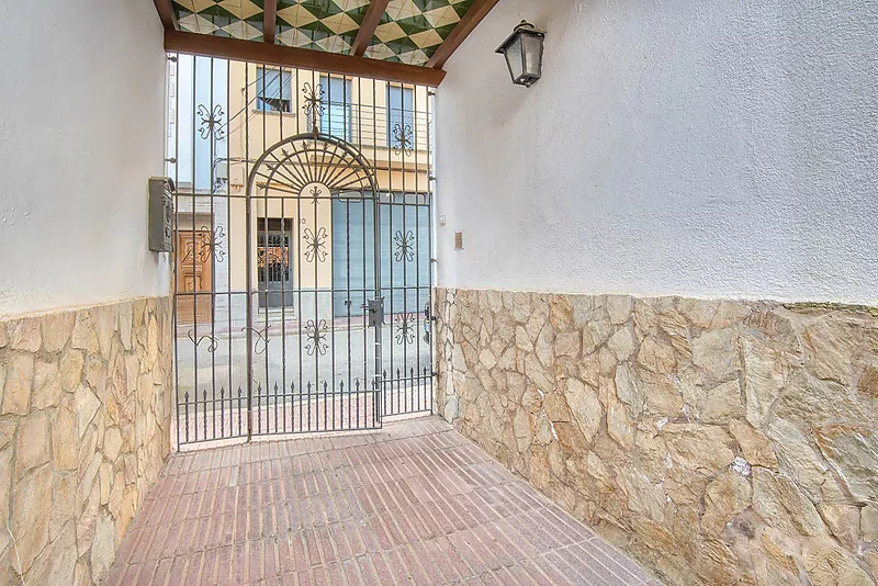 Charmante maison avec piscine et terrasse dans le quartier de l'Avenue Catalunya