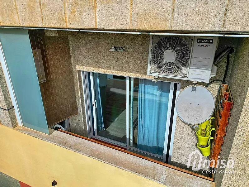 Appartement au rez-de-chaussée au centre de Calonge, à 2 minutes de la plage